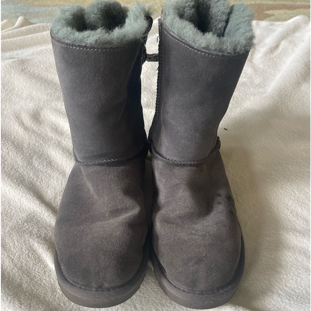 Gray Bow Uggs 🎀